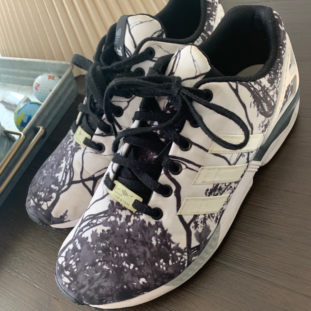 Adidas Torsion tennis shoes